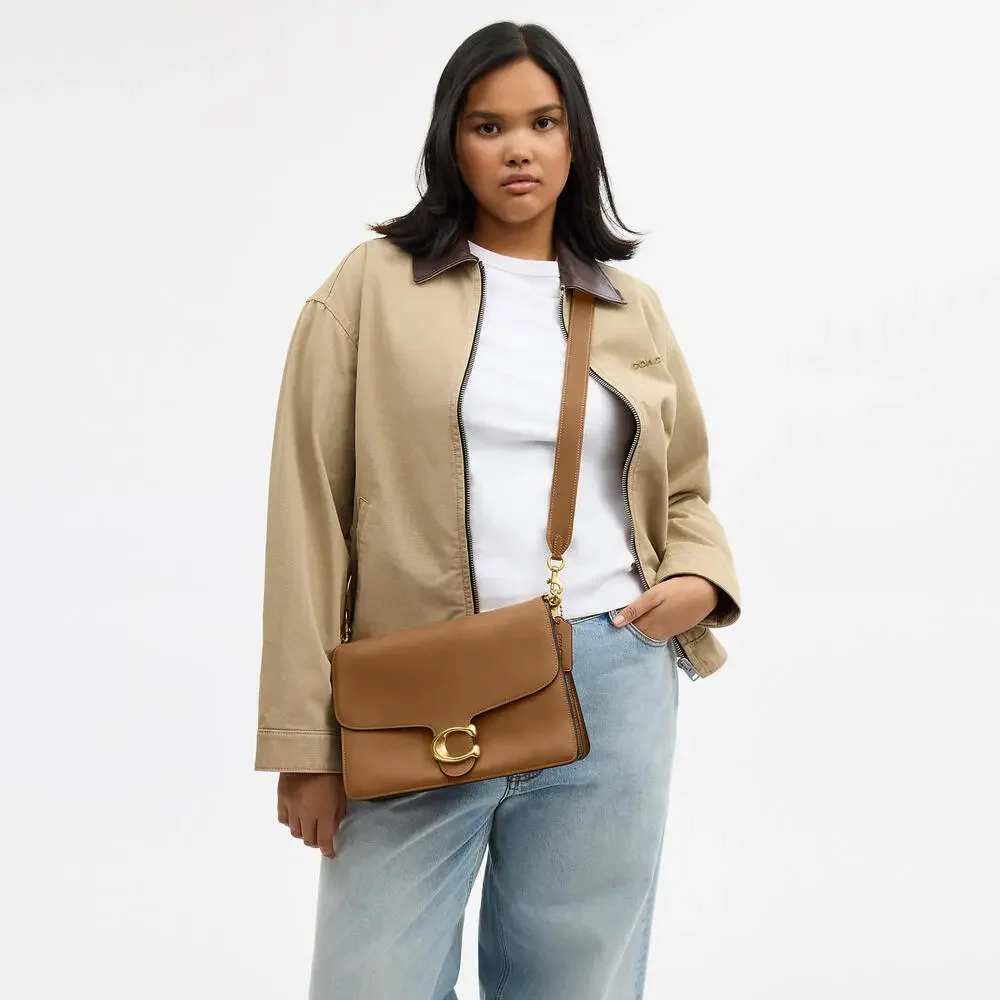 Coach Brown Leather Shoulder Bag with Gold Hardware - Picture 3 of 15